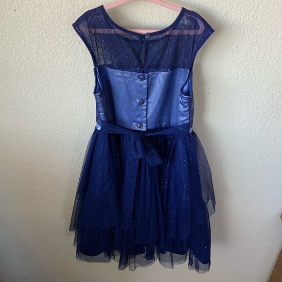 ❄️Girls formal dress❄️ - Picture 6 of 7